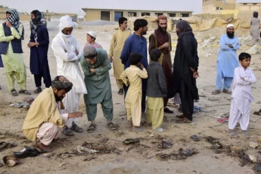 OFANZIVA TALIBANA U PAKISTANU: Napali vojni kompleks, ubili najmanje 23 vojnika, više desetina ranili ŽELE DA UNIŠTE DRŽAVU!