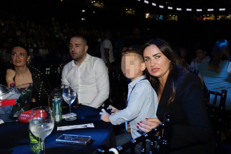 Sin Aleksandre Prijović na koncertu