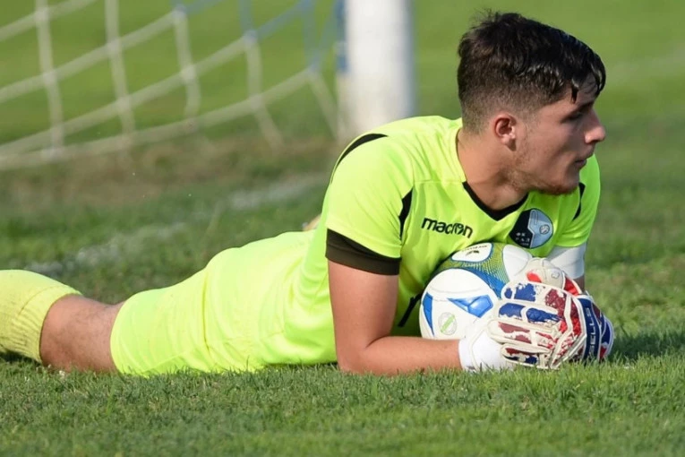 MARTINOVIĆ ČUVA GRAĐEVINU: Mladi golman srpskoligaša sa Banjice od početka sezone najbolji pred svojom mrežom!