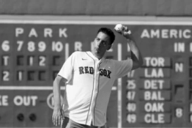 TRAGEDIJA POTRESLA CELU AMERIKU! U 42. godini preminuo jedan od NAJUTICAJNIJIH ljudi u sportu! Porodica donela VAŽNU odluku!