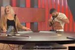 POGLEDAJTE KAKO SE VODITELJKA NABACUJE SAŠI KOVAČEVIĆU U PROGRAMU: Pevač podigao majicu, a onda je usledio neviđeni ŠOK! (VIDEO)