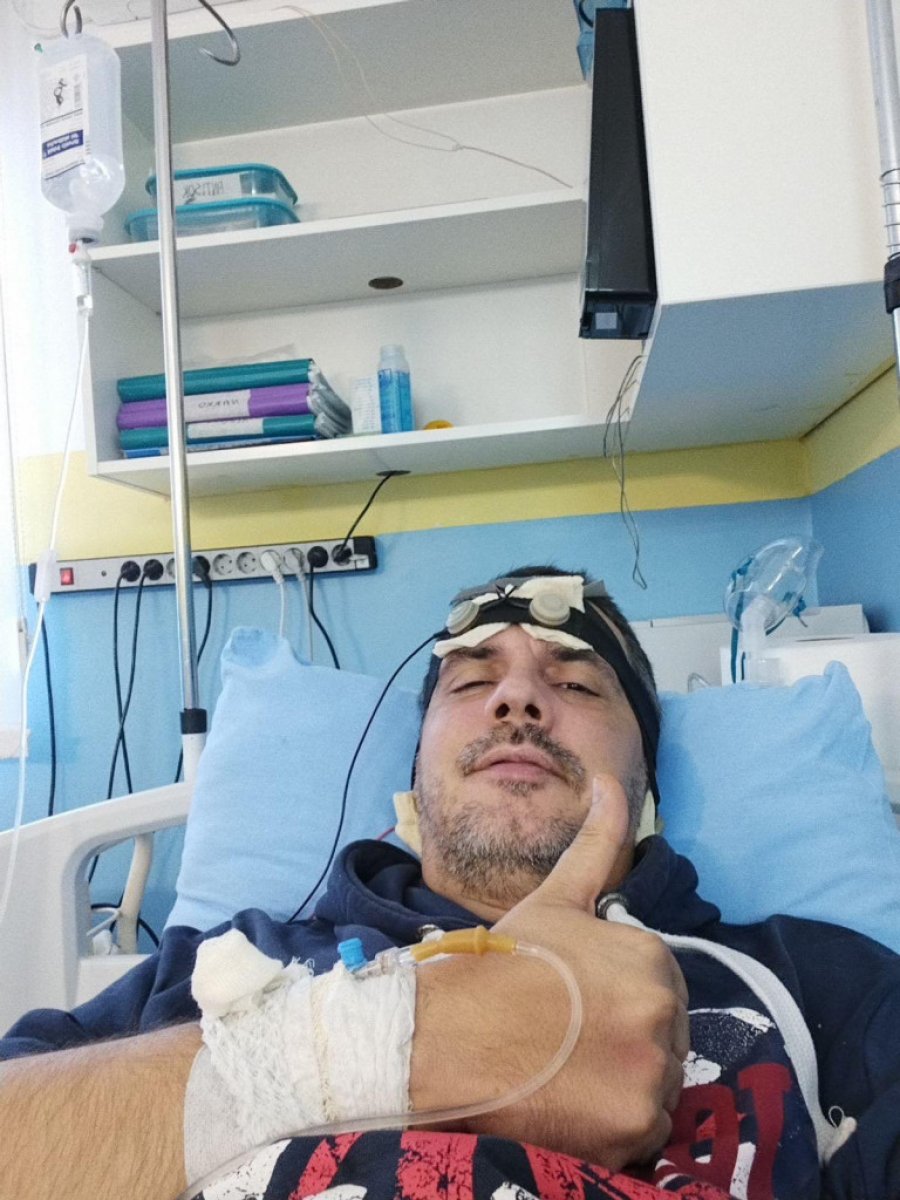HTEO SEBI DA ODSEČE UVO, SKIDAO SE NAG  NA BABINOJ SAHRANI... Mina Kostić nije jedina, i OVE POZNATE LIČNOSTI su završile su na psihijatriji!