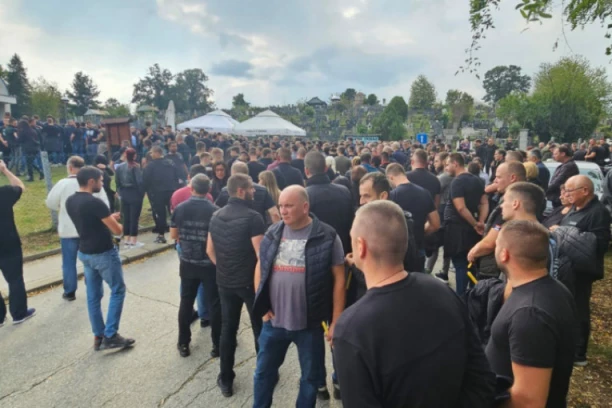 SAHRANJEN STEFAN NEDELJKOVIĆ! Reka tuge i suza preplavila Vrnjačku Banju, potresni detalji iz povorke!