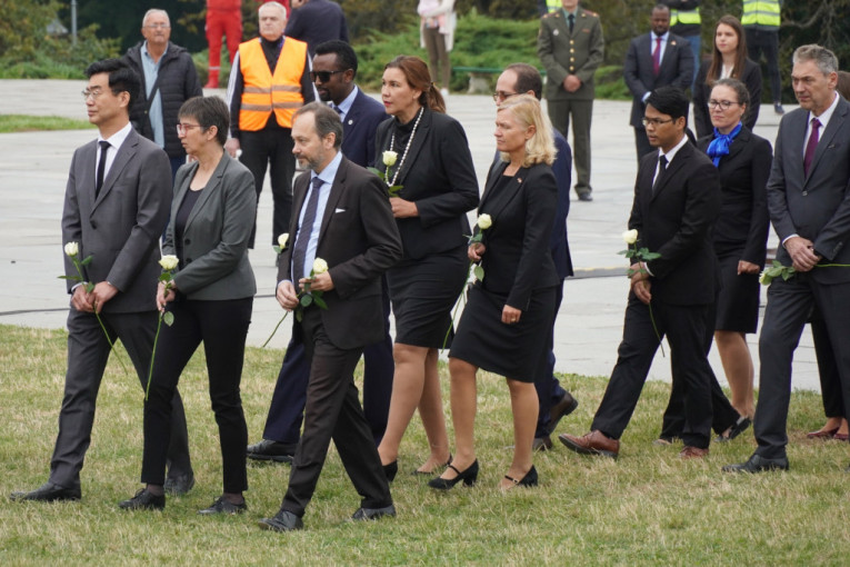 Delegacija u Spomen parku ''Jajinci''