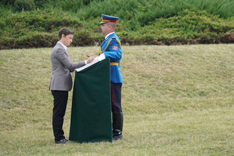 Predsednica Vlade Republike Srbije Ana Brnabić u spomen parku ''Jajinci''