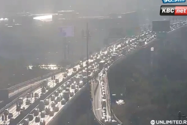 KOLAPS U BEOGRADU! Građani izlaze nasred ulice iz autobusa i peške nastavljaju ka poslu - evo gde su najveće gužve!