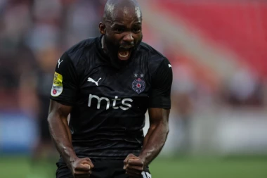 DAO GOL U DERBIJU, PA MOLI GROBARE: "Sami smo PROTIV SVIH! Trebaju nam navijači"!