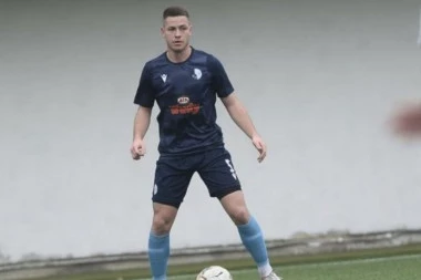 RAD SVOJU BUDUĆNOST GRADI NA SOPSTVENOJ DECI: Budući Nemanja Vidić - on je jedan od najvećih bisera kluba sa Banjice! (FOTO GALERIJA)