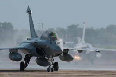 HRVATSKA DOBILA PRVI RAFAL Milanović: " Nemamo velike agresivne susede, ali u slučaju da s neki  zaratimo..."