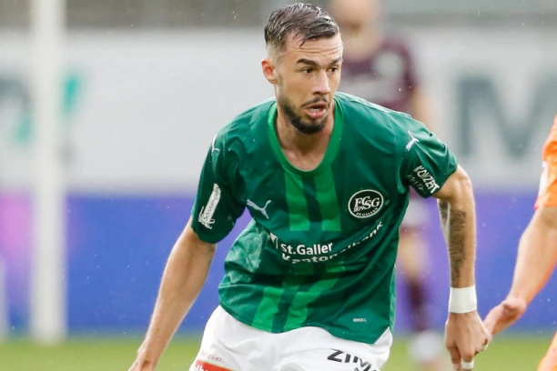 SRUŠIO JANG BOJS, PA DOBIO POZIV SRBIJE: Evo ko je novi fudbaler "orlova" iz Švajcarske!