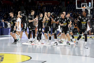 GROBARI PODBACILI: Navijači Partizana pali na prvom ispitu u sezoni! (FOTO)