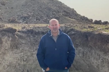 Američki senator, njegova supruga i dvoje male dece stradali u tragičnoj avionskoj nesreći!