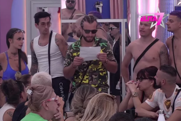 HITNO OBAVEŠTENJE VELIKOG ŠEFA! Učesnici Elite zanemeli od šoka, pa krenuli da urlaju iz petnih žila (FOTO)