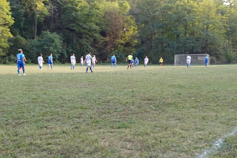 GOLEADA U GUBEREVCU: Stigli su gosti tri gola zaostatka, ali je u nadoknadi vremena Mladost sa dva pogotka osigurala trijumf!