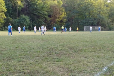 GOLEADA U GUBEREVCU: Stigli su gosti tri gola zaostatka, ali je u nadoknadi vremena Mladost sa dva pogotka osigurala trijumf!