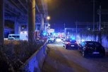 PRVI SNIMCI STRAVIČNOG UDESA U ITALIJI: Autobus gori nakon pada sa nadvožnjaka, broj mrtvih premašio 20, među poginulima i deca (VIDEO)