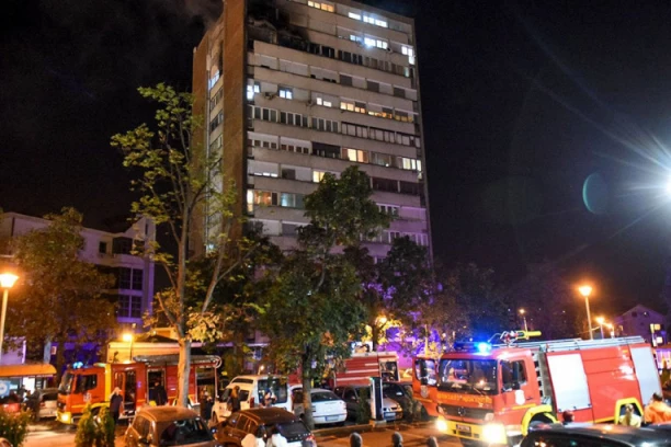LJUDI IZGUBILI NAJMILIJE I OSTALI BEZ KROVA NAD GLAVOM: Strašni prizori dan posle vatrene stihije u Kragujevcu