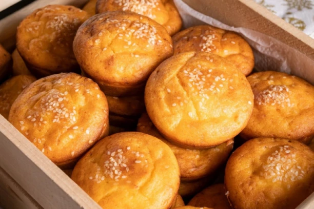 PROJA SA SIROM, RECEPT NA ČAŠE: Nema šanse da vam ne uspeju iz prve, SVAKO može da ih napravi!