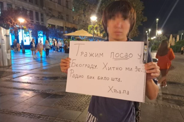 JAPANAC STAO NASRED KNEZ MIHAILOVE DA TRAŽI POSAO! Engleski ne zna, ali ĆIRILICU kida, oglas RASPAMETIO Beograđane! (FOTO)