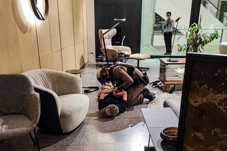 GLAS U GLAVI MU JE REKAO DA PUCA: Otkriva se pozadina zločina na Tajlandu, DEČAK-UBICA imao psihičke probleme