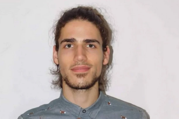 "IMAMO JOŠ JEDAN DAN, NE PITAJTE KAKO SMO OVO ZAKLJUČILI" Očajna majka mladića iz Novog Sada moli za pomoć: "Vid je negde na Fruškoj gori"