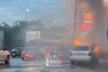 U TOKU VELIKA DRAMA, VODI SE BORBA DA SE UGASI POŽAR! Saobraćaj u ovom delu Beograda u zastoju! (VIDEO)