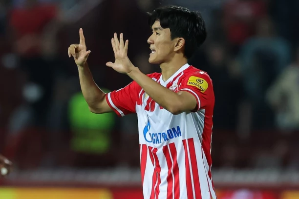 HVANG RAME UZ RAME SA SONOM: "RADILICE" Zvezde i Totenhema PREDVODE Južnu Koreju!