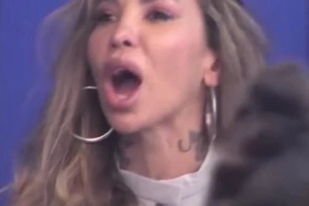 RASKRINKAN PODLI PLAN ANELI AHMIĆ: Učesnica "Elite" sve iznela JAVNO, starleta počela da se TRESE!