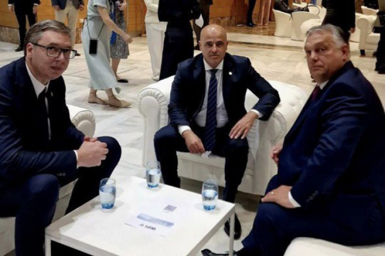 PREDSEDNIK VUČIĆ U GRANADI SA ORBANOM I KOVAČEVSKIM: ''Kratak susret sa prijateljima'' (FOTO)