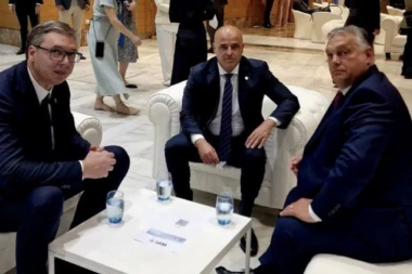 PREDSEDNIK VUČIĆ U GRANADI SA ORBANOM I KOVAČEVSKIM: ''Kratak susret sa prijateljima'' (FOTO)