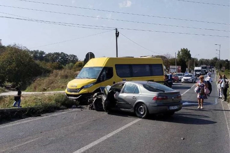 UDES U OBRENOVCU! Saobraćaj u zastoju preko sat vremena! (FOTO)