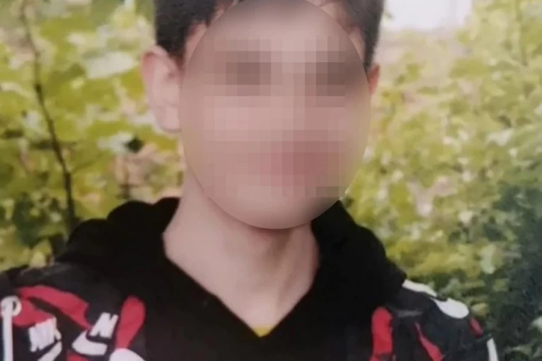 "UVEK ĆEŠ ŽIVETI..."! Prijatelji ubijenog mališana iz Niške banje potresnim rečima se opraštaju od njega!