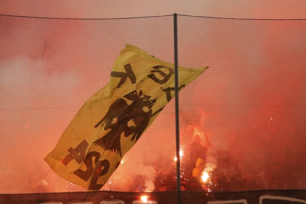 NAVIJAČI AEK PROTERALI IZRAELCE: Ne daju im da igraju košarku i njihovoj hali