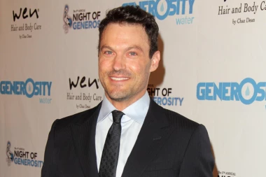 SIN POZNATOG GLUMCA PRIZNAO DA JE GEJ: Porodični SKANDAL drma estradu!