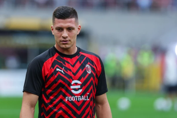 LUDNICA U ĐENOVI: Oba golmana dobila crvene kartone, Žiru branio na kraju, Jović igrao od starta! (VIDEO)