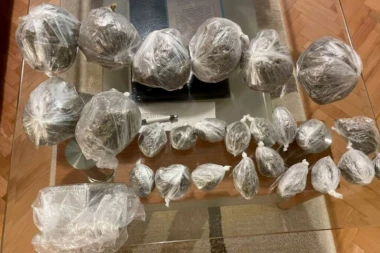 "PAO" DILER U NIŠU! Taksijem dilovao narkotike (FOTO)