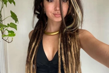 ODVELI JE U ZAROBLJENIŠTVO, PA NJENOM DEČKU SLALI JEZIVE PORUKE! Uznemirujući sadržaj poslat sa telefona: Pljujem na tebe!