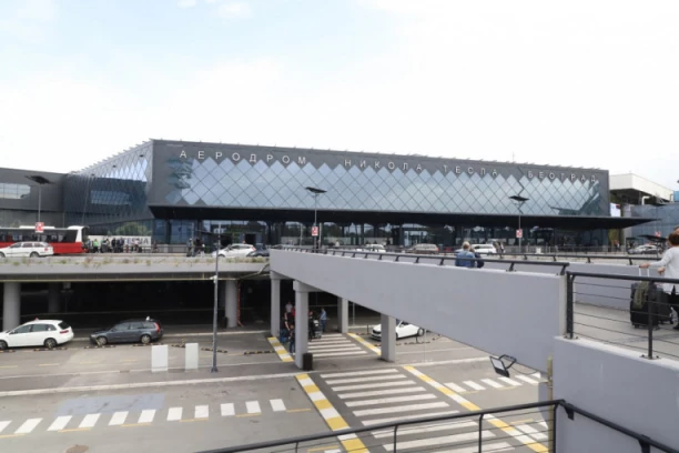 DRAMA NA AERODROMU NIKOLA TESLA! Avion poleteo za Dizeldorf, pilot naredio HITNO sletanje!