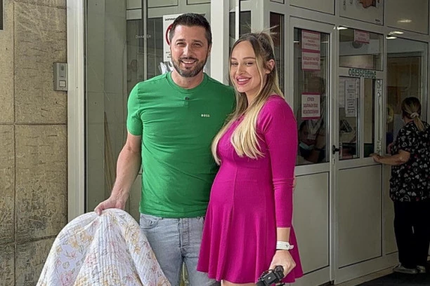 LUNA ĐOGANI PODELILA DIRLJIV TRENUTAK: Evo kako je protekla prva noć nakon što je izašla iz porodilišta! (FOTO)