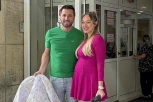 LUNA ĐOGANI PODELILA DIRLJIV TRENUTAK: Evo kako je protekla prva noć nakon što je izašla iz porodilišta! (FOTO)
