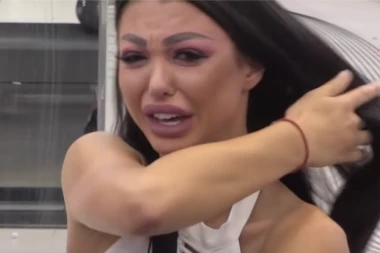 BRUTALAN UDARAC NA MAJU MARINKOVIĆ: Bivši joj preoteo drugarice, osvanule INTIMNE FOTKE sa privatne proslave!