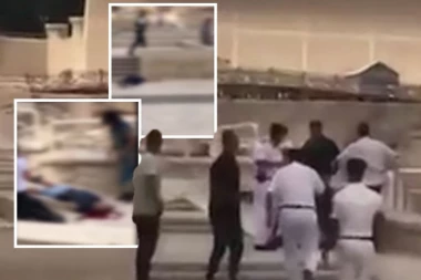 (HOROR VIDEO) KRV SE SLIVA NIZ STEPENICE, TELA TURISTA NEPOMIČNO LEŽE! Objavljen snimak sa lica mesta - egipatski policajac otvorio je vatru!