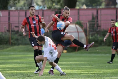NOVOSAĐANI POČISTILI LIDERA: Nedeljni matine u "srpskoj Atini" doneo smenu na vrhu tabele! (FOTO GALERIJA)
