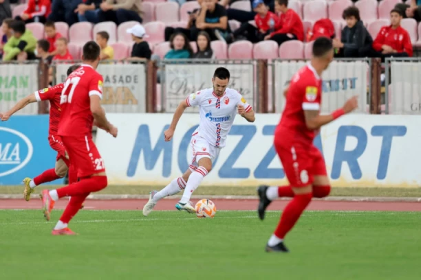 ZVEZDA SLAVILA U KRAGUJEVCU: MAJSTORIJE, SEDAM golova i MEČ SEZONE!