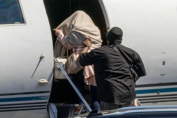 BIZARNO! Otac poznate pevačice ponižavao ćerku, nije joj davao da JEDE NIŠTA osim OVOGA, ona prošla kroz pakao!