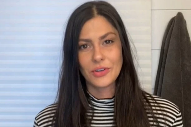 "ZBOG KREME ZA EKCEM KOŽA MI SE LJUŠTILA DO MIŠIĆA, od bolova nisam mogla da držim bebu“: Bolno iskustvo mlade mame (VIDEO)