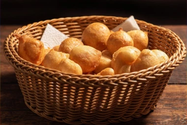 RECEPT ZA UŠTIPKE KOJI NE UPIJAJU NI KAP ULJA: Tajna je u jednom sastojku koji svi imamo u kući