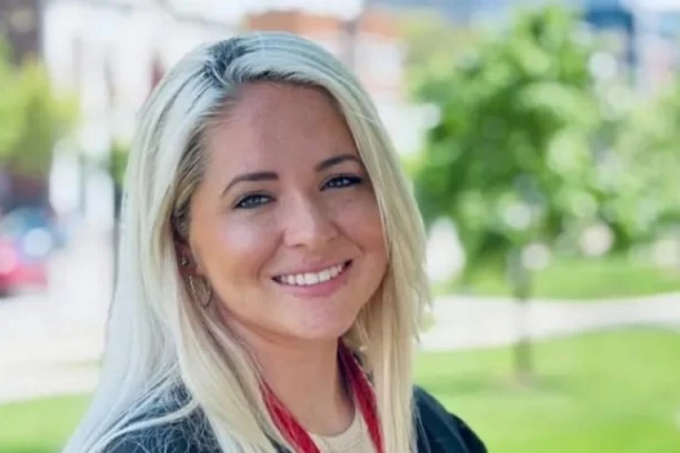 SOCIJALNA RADNICA NEDELJAMA SPAVALA SA UČENIKOM SEDMOG RAZREDA! Majka otkrila sve u dečakovom telefonu, a onda se dogodila JOŠ GORA stvar