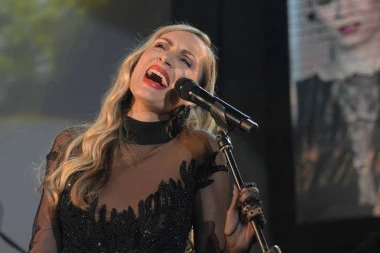 NAŠA GLUMICA KO OD MAJKE ROĐENA! Scene obnažene Jelene Gavrilović obišle ceo svet! (FOTO)