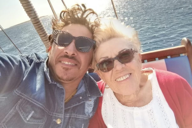 BAKA (83) OSTAVILA 44 GODINE MLAĐEG MUŽA: U razlog rastanka upletena i KRALJEVSKA PORODICA, ko je ovo očekivao?!